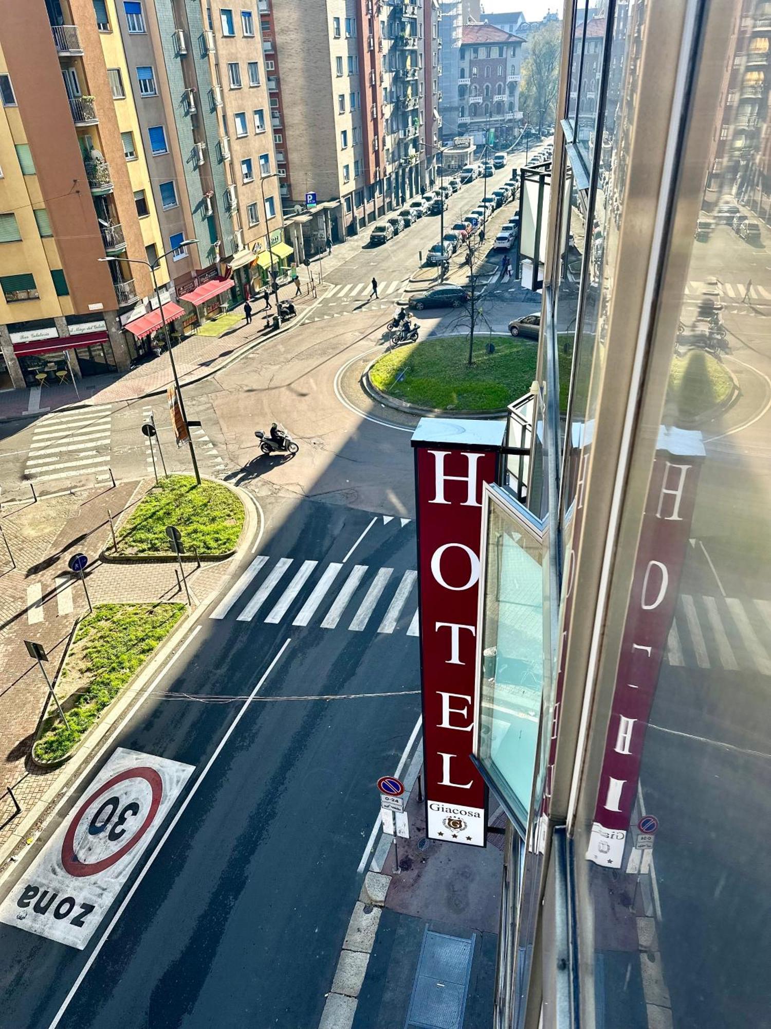 Hotel Giacosa มิลาน ภายนอก รูปภาพ