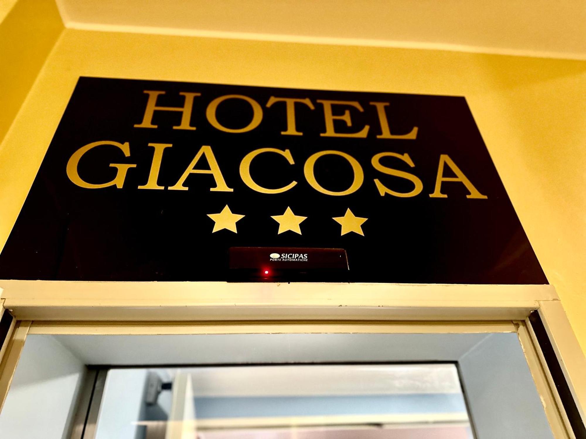 Hotel Giacosa มิลาน ภายนอก รูปภาพ